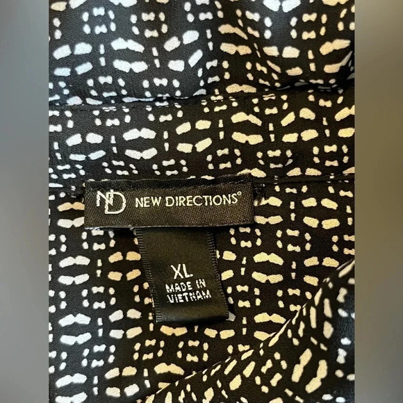 New Directions Long Sleeve or 3/4 Sleeve Button Down Blouse - Picture 5 of 7